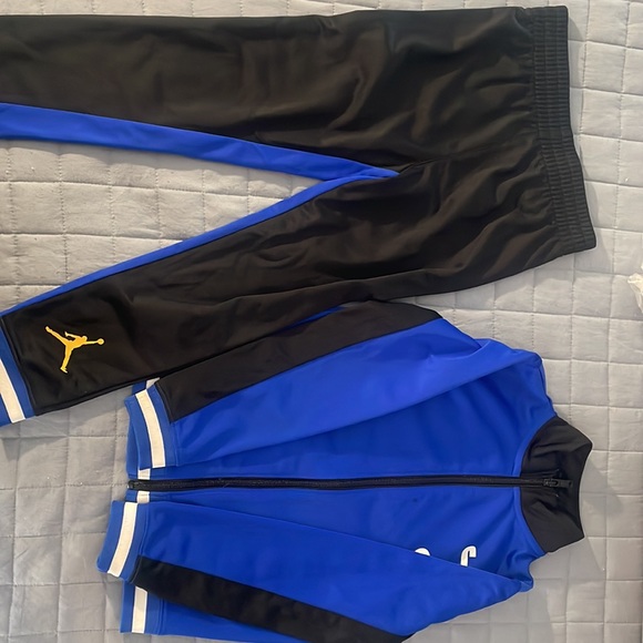 Jordan track suit - Picture 2 of 2